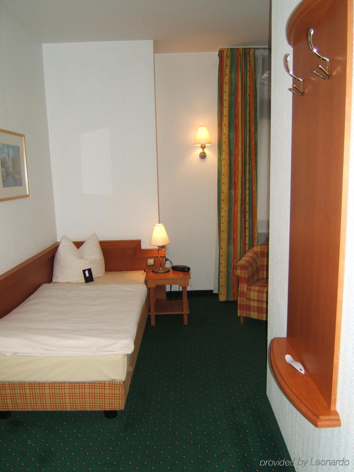 City Hotel Kaiserhof Offenbach am Main Szoba fotó